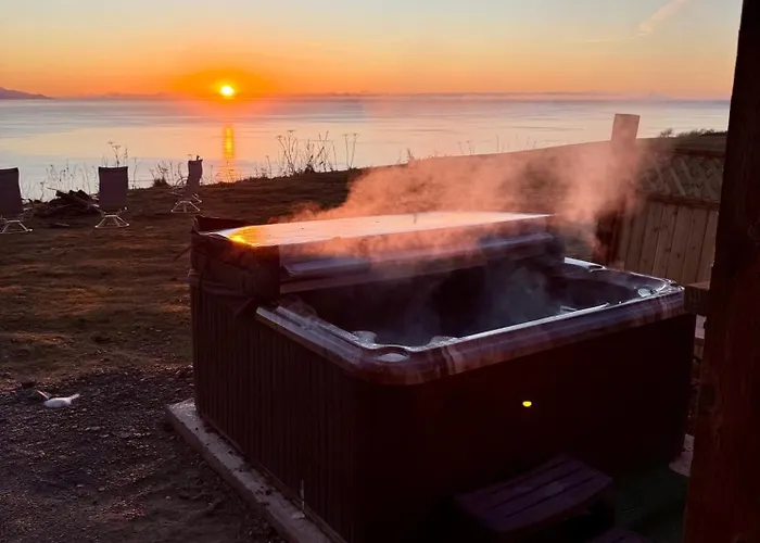 Paradise Suites The Bear Den A Condo In Homer With A Hot Tub